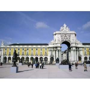 Triumphal Arch and Praca do Comercio, Baixa, Lisbon, Portugal 