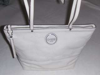 COACH 1OO% AUTHENTIC PATENT LEATHER HANDBAG. AWESOME $328 WOW  