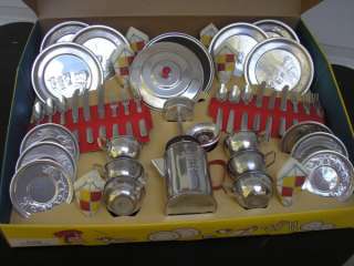 Old Vintage Like MOthers Aluminum 47 Piece Percolator set Toy Dishes 