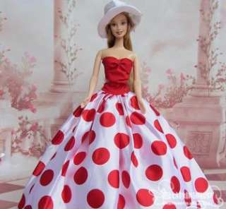 Hundreds Barbie Dress Clothes, Beautiful Kurhn Doll items in Barbie 