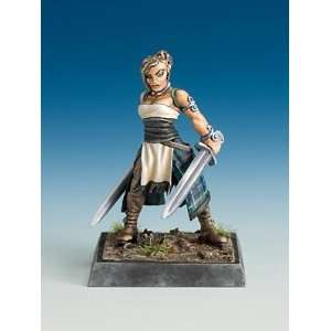  Freebooter Miniatures Female Barbarian (1) Toys & Games