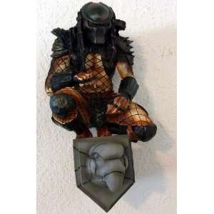  Predator 2 Wall Statue Toys & Games