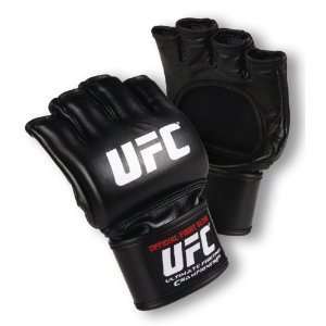  UFC Official Fight Glove   size Med
