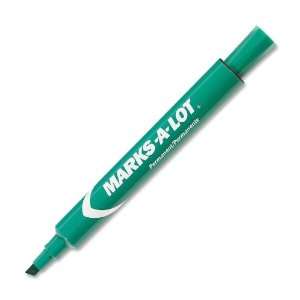 Avery Dennison 08885 Large Permanent Ink Marker, Chisel Point, Green 