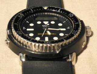   H558 5009 LCD Digital / Analog Chronograph Diver Watch   Arnie  