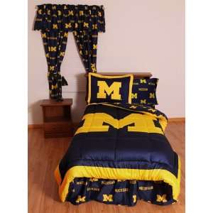  Michigan Wolverines Bed in a Bag   With Team Colored 