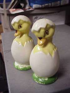 Vintage Baby Ducks Ducklings Egg Salt Pepper Shaker Set  