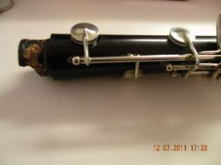 BOOSEY & HAWKES EDGWARE Bb CLARINET MADE IN THE ENGLAND WITH CASE 