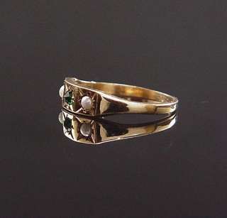 SWEET ANTIQUE VICTORIAN YELLOW GOLD SEED PEARL SYN EMERALD BABY RING 