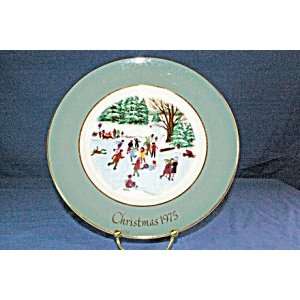  Wedgwood 1975 Christmas Skaters on the Pond Plate w 