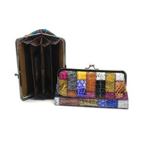 This Ladies Kiss Lock Hinge Wallet has a snap button at outside. For 
