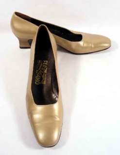 FERRAGAMO CLASSIC LEATHER with GOLD HEELS PUMPS Womens Shoes 8AAAA 