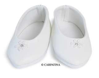 Trendy and elegant white shoes made in quality leather like material 
