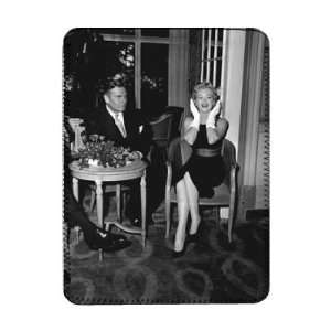 Marilyn Monroe and Laurence Olivier   iPad Cover 
