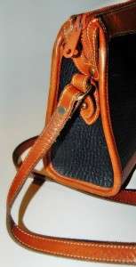 Vintage DOONEY & BOURKE All Weather Leather Overbody Classic Shoulder 