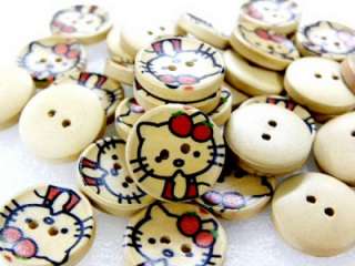 18 CUTE HELLO KITTY STRAWBERRY WOOD SEWING BUTTONS C405  