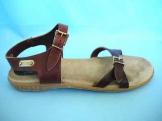   Bass Sandals 9M Sunjuns Leather   Hardly Worn   Cushiony n Nice  