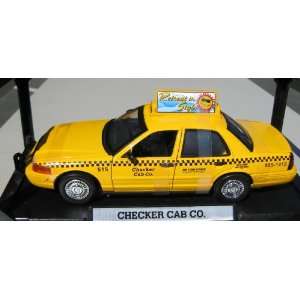 Motormax 1/18 Checker Taxi Cab Ford Crown Vic  Toys & Games   