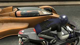 Bei Project Gotham Racing 4 treten Autos und Motorräder gegeneinander 