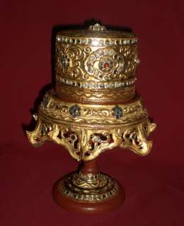 Antique gilt lacquerware/lacquer ware Burma/Burmese box  