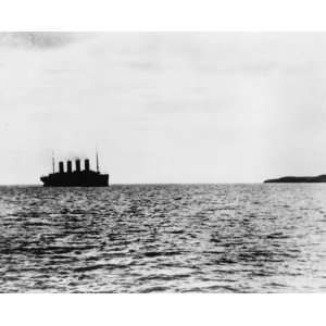 1912 photo Titanic leaves on last voyage graphic. The luxury liner 