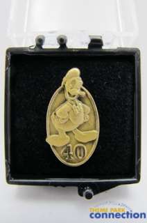   Cast Member 40 Year DONALD DUCK Bronze Service Award Mint Costume Pin
