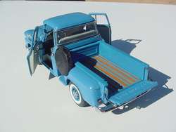 THE DANBURY MINT   1958 CHEVROLET APACHE STEPSIDE PICKUP   DAWN BLUE 