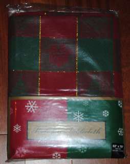 Christmas Tablecloth~Present~Tree~52 x 70~Holiday~NEW  