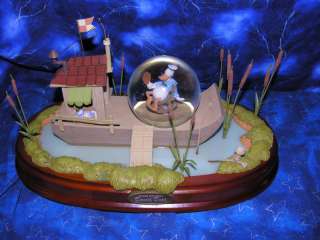  Disney Classic Donald Duck 70th Anniversary Snowglobe New in Disney 