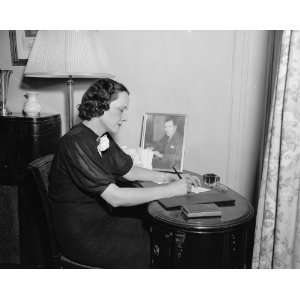  1937 photo Washington D.C. July 27. Mrs. Claude Pepper 
