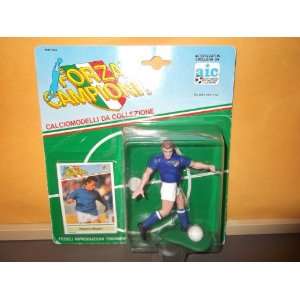    Roberto Baggio   Football (Soccer) Figure with Card Toys & Games