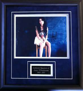 AMY WINEHOUSE B GENUINE HAND SIGNED AUTOGRAPH DISPLAY  