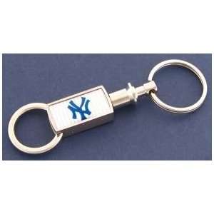    New York Yankees White Pull Apart Valet Keychain